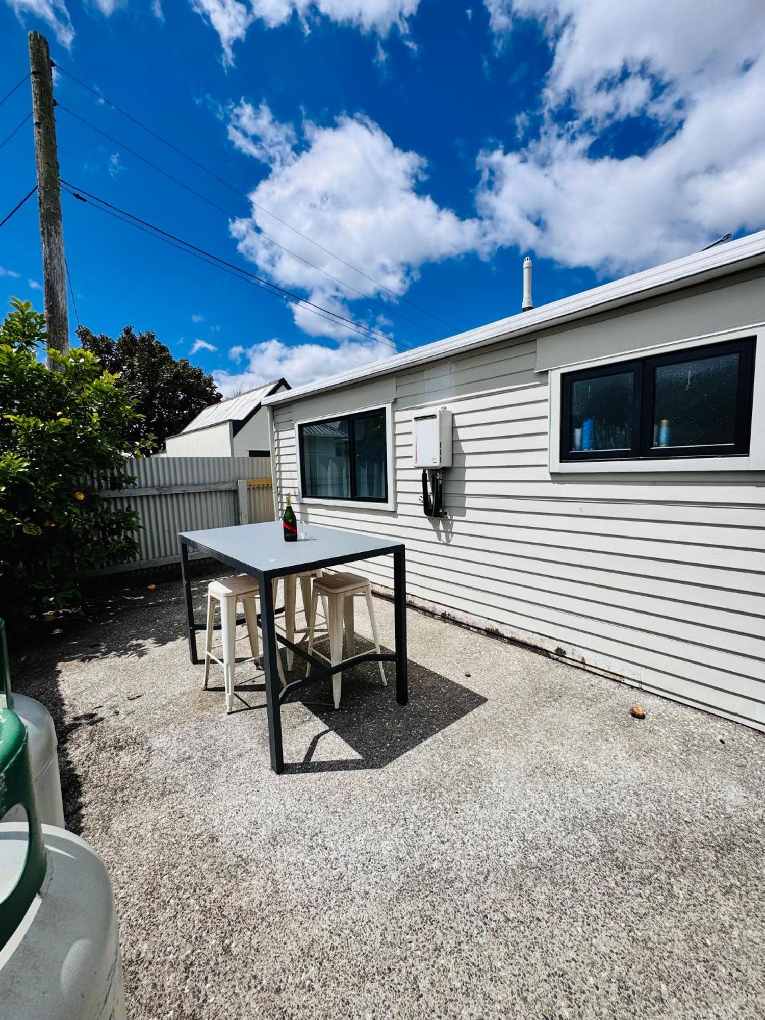 Modern 1 Bedroom Guest House Upper Hutt Exterior photo